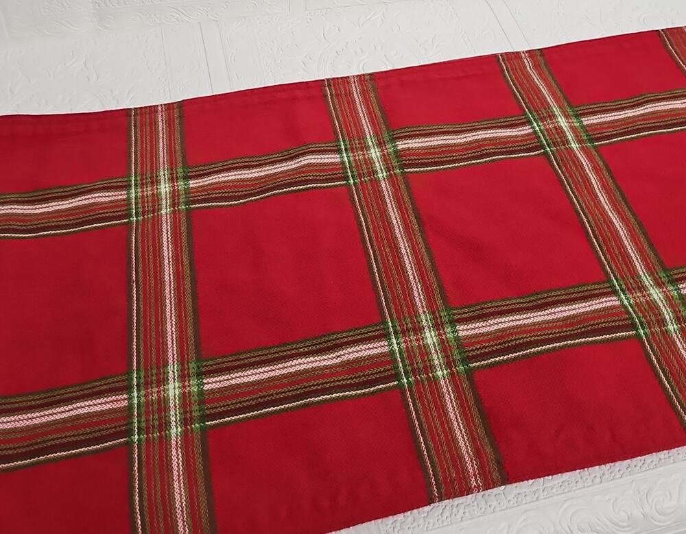 Lenox Holiday Gatherings Plaid Table Runner Tartan Red Christmas